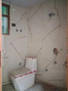 Common Bathroom Image of 1350 Sq.ft 3 BHK Apartment / Flat for sale in Skyline DN Homes, Sector 73 Noida for Rs. 5800000