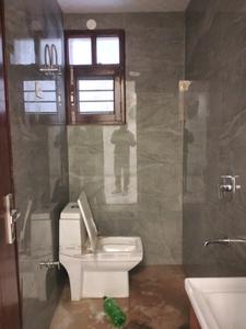 Common Bathroom Image of 1120 Sq.ft 3 BHK Apartment / Flat for sale in Shalimar Garden Ghaziabad for Rs. 6991000