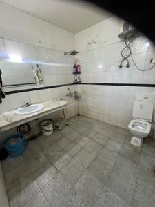 Bathroom Image of 1800 Sq.ft 2 BHK Independent House for rent in Eldeco Greens, Gomti Nagar Lucknow for Rs. 26000