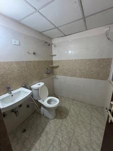 Bathroom Image of 945 Sq.ft 2.5 BHK Apartment / Flat for rent in NBCC Golf Homes, Noida Extension Greater Noida for Rs. 19000