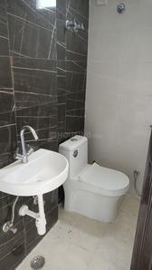 Bathroom Image of 1600 Sq.ft 3 BHK Apartment / Flat for rent in Kalyanpur Kanpur for Rs. 22000