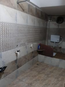 Bathroom Image of 2500 Sq.ft 3 BHK Independent House for rent in Huzur Rewa for Rs. 15000