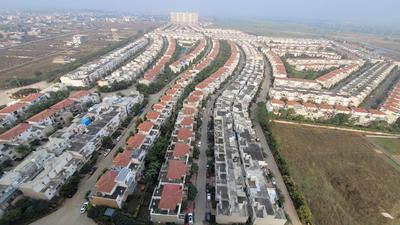 Image of 435 Sq.ft 1 RK Apartment / Flat for rent in Paramount Golfforeste Villas, Surajpur, Greater Noida for Rs. 15000