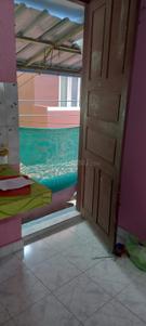 Bedroom Image of 650 Sq.ft 4 BHK Independent House for rent in Thammanam Kochi for Rs. 15000