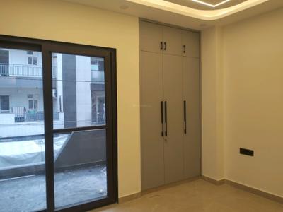 Bedroom Image of 1350 Sq.ft 3 BHK Builder Floor for sale in Paschim Vihar New Delhi for Rs. 26000000