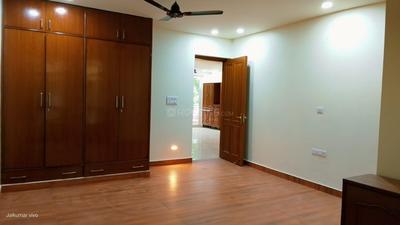 Bedroom Image of 1900 Sq.ft 3 BHK Apartment / Flat for rent in Vasant Kunj New Delhi for Rs. 135000