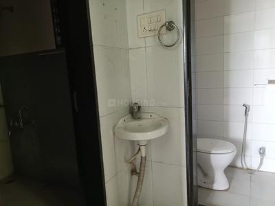 Bathroom Image of 800 Sq.ft 1.5 BHK Apartment / Flat for rent in Dreams Elina, Hadapsar Pune for Rs. 17500
