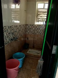 Bathroom Image of 350 Sq.ft 1 RK Apartment / Flat for rent in Kothrud Pune for Rs. 10000