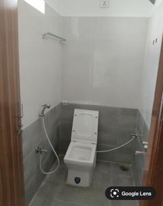 Bathroom Image of 900 Sq.ft 2 BHK Apartment / Flat for rent in Narsingi Hyderabad for Rs. 25000