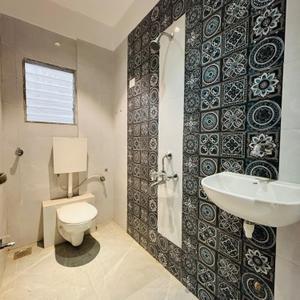 Bathroom Image of 905 Sq.ft 2 BHK Apartment / Flat for sale in Shreeji Meadows, Badlapur East Badlapur for Rs. 4300000