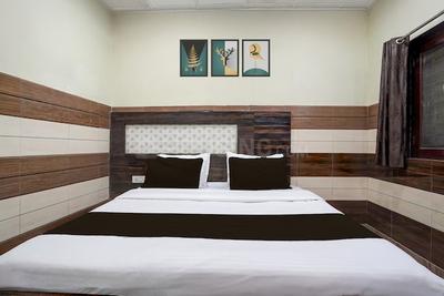 Bedroom Image of Gujarati in Janam Bhumi, Mathura