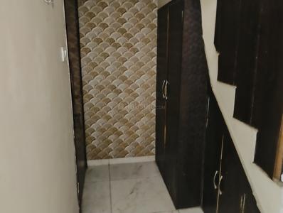Bathroom Image of 650 Sq.ft 1 BHK Apartment / Flat for rent in Khatiwala Tank Indore for Rs. 15000