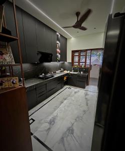 Kitchen Image of 3150 Sq.ft 3 BHK Villa for rent in Science City Ahmedabad for Rs. 108000