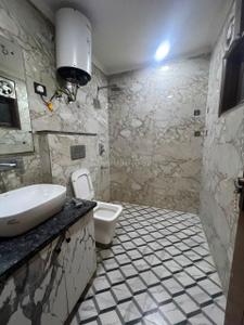 Bathroom Image of 1325 Sq.ft 3 BHK Builder Floor for rent in Saket New Delhi for Rs. 28000