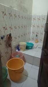 Bathroom Image of 1350 Sq.ft 1 RK Independent House for rent in Hauz Khas New Delhi for Rs. 35000