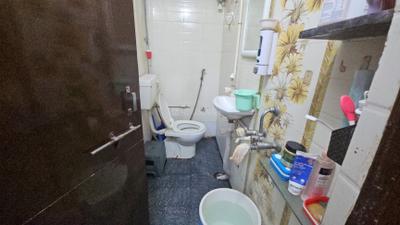 Bathroom Image of 650 Sq.ft 1 BHK Apartment / Flat for sale in Bhicholi Mardana Indore for Rs. 2200000