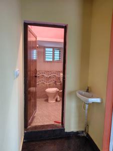 Bathroom Image of 600 Sq.ft 2 BHK Independent House for rent in Doddabidrakallu Bengaluru for Rs. 10000