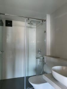 Common Bathroom Image of 1800 Sq.ft 3 BHK Apartment / Flat for rent in Piramal Mahalaxmi Central Tower 2, Worli Mumbai for Rs. 325000