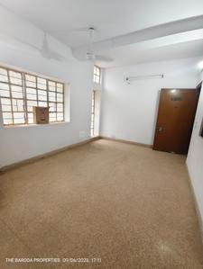 Bedroom Image of 1500 Sq.ft 3 BHK Apartment / Flat for rent in Sayajiganj Vadodara for Rs. 15000