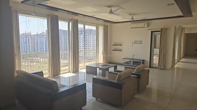 Living Room Image of 4500 Sq.ft 4 BHK Apartment / Flat for sale in Nilamber Edifice, Bhayli Vadodara for Rs. 15555555