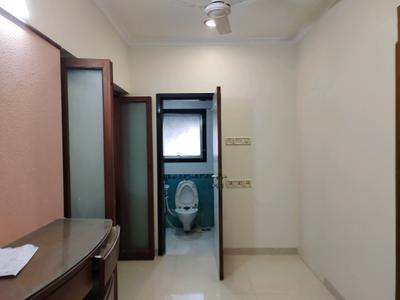 Bedroom Image of 1850 Sq.ft 4 BHK Apartment / Flat for sale in Tarapore Towers, Andheri West Mumbai for Rs. 52500000