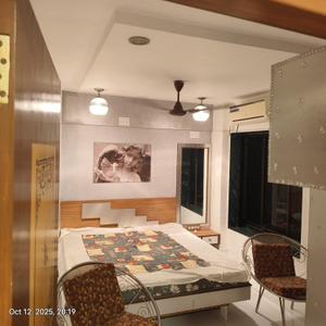 Bedroom Image of 900 Sq.ft 2 BHK Apartment / Flat for rent in Solomon Apartments, Pali Hill Mumbai for Rs. 135000
