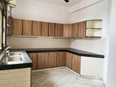 Kitchen Image of 3000 Sq.ft 3 BHK Builder Floor for rent in Sector 17 Gurgaon for Rs. 60000