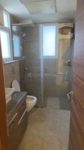 Bathroom Image of 1650 Sq.ft 3 BHK Apartment / Flat for rent in Shalimar Oneworld Vista, Gomti Nagar Lucknow for Rs. 55000