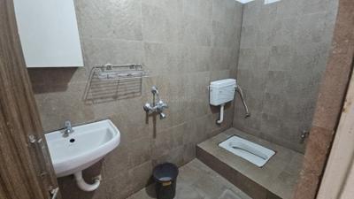 Bathroom Image of 1150 Sq.ft 2 BHK Apartment / Flat for rent in Scheme No 71 Indore for Rs. 24000