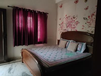 Bedroom Image of 1170 Sq.ft 2 BHK Apartment / Flat for rent in Ramprastha Pearl Court, Vaishali Ghaziabad for Rs. 35000