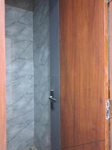 Common Bathroom Image of 650 Sq.ft 1 BHK Apartment / Flat for sale in Sector 72 Noida for Rs. 2800000