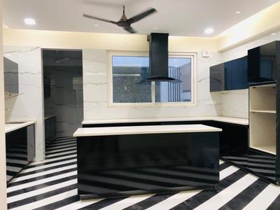Kitchen Image of 4500 Sq.ft 4 BHK Builder Floor for rent in Sector 21 Gurgaon for Rs. 65000