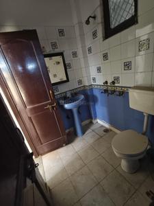Bathroom Image of 850 Sq.ft 2 BHK Independent House for rent in Vaishali Ghaziabad for Rs. 22500