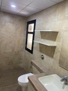 Bathroom Image of 2200 Sq.ft 3 BHK Apartment / Flat for rent in Sobha Rajvilas, Binnipete Bengaluru for Rs. 160000