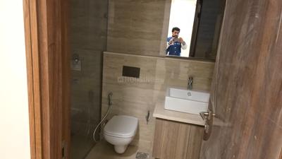 Bathroom Image of 1860 Sq.ft 3 BHK Apartment / Flat for sale in Ambience Creacions, Sector 22 Gurgaon for Rs. 32000000