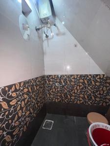 Bathroom Image of 560 Sq.ft 2 BHK Independent House for rent in Gokhalenagar Pune for Rs. 21000
