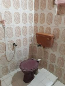 Bathroom Image of 1400 Sq.ft 3 BHK Independent House for rent in Koyambedu Chennai for Rs. 15000