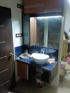 Bathroom Image of 900 Sq.ft 3 BHK Apartment / Flat for rent in Paldi Ahmedabad for Rs. 36000