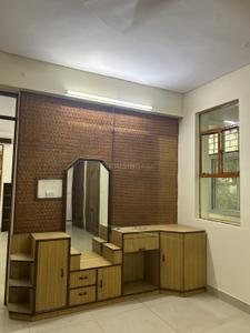 Bedroom Image of 1600 Sq.ft 3 BHK Apartment / Flat for rent in Bathal apartment, Patparganj New Delhi for Rs. 43000