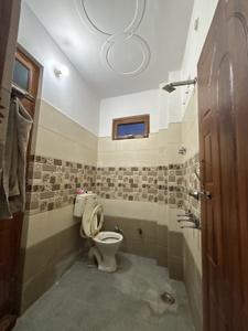 Bathroom Image of 800 Sq.ft 1 BHK Independent House for rent in Rajajipuram Lucknow for Rs. 11500