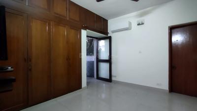Bedroom Image of 1280 Sq.ft 2.5 BHK Apartment / Flat for sale in DDA SFS, Sarita Vihar New Delhi for Rs. 20100000