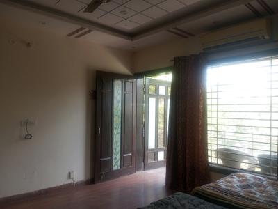 Bedroom Image of 1200 Sq.ft 4 BHK Builder Floor for rent in Sector 49 Gurgaon for Rs. 32000