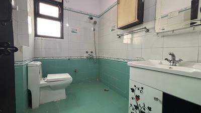 Bathroom Image of 1600 Sq.ft 3 BHK Apartment / Flat for sale in Devika Apartments, Vaishali Ghaziabad for Rs. 15500000