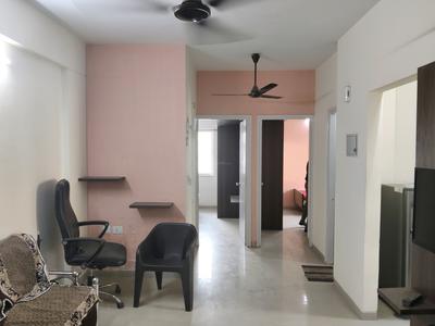 Living Room Image of 800 Sq.ft 2 BHK Apartment / Flat for rent in Adani Pratham Phase 2, Vaishno Devi Circle Ahmedabad for Rs. 22500