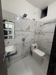 Bathroom Image of 450 Sq.ft 1 BHK Apartment / Flat for rent in L I G Colony Indore for Rs. 21000