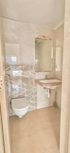 Bathroom Image of 800 Sq.ft 2 BHK Apartment / Flat for sale in Chembur Mumbai for Rs. 26500000