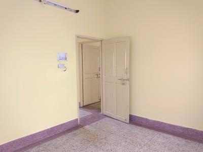 Bedroom Image of 800 Sq.ft 2 BHK Builder Floor for rent in Jodhpur Park Kolkata for Rs. 13000