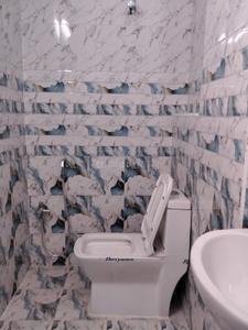 Bathroom Image of 1300 Sq.ft 3 BHK Apartment / Flat for rent in Kodambakkam Chennai for Rs. 47000