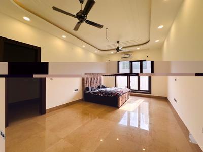 Hall Image of 4500 Sq.ft 5 BHK Farm House for sale in Sainik Farm New Delhi for Rs. 75000000