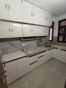 Kitchen Image of 1500 Sq.ft 3 BHK Apartment / Flat for rent in Patparganj New Delhi for Rs. 40000